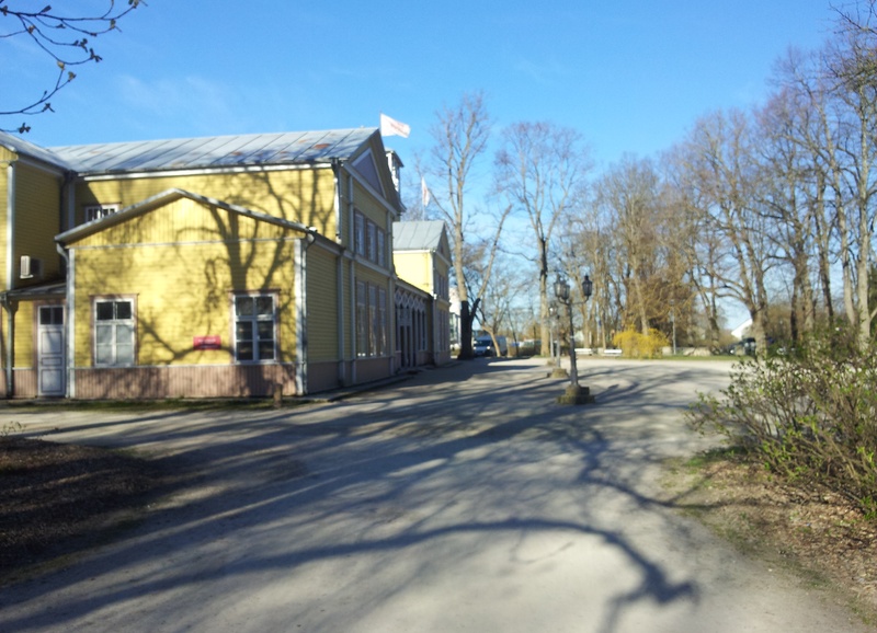 Vaade Kuressaare Kuurhoone esisele. rephoto