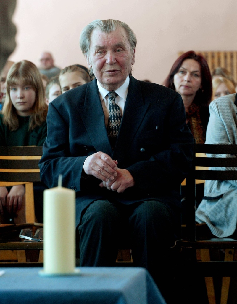 Meinhard Laks, Sonda endine kooliõpetaja