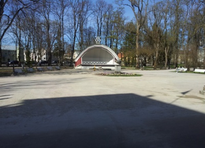 Vaade Kuressaare kuursaali kõlakojale rephoto