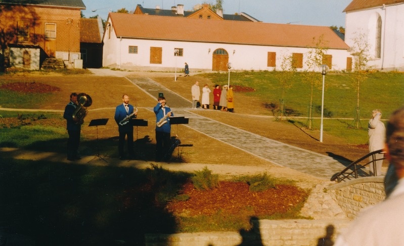 Kirikupargi avamine