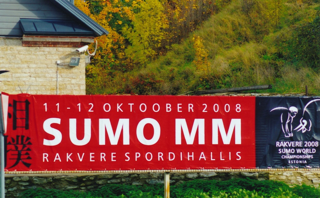 Sumo MM reklaamsilt Vallimäe all Kreutzwaldi tänava ääres