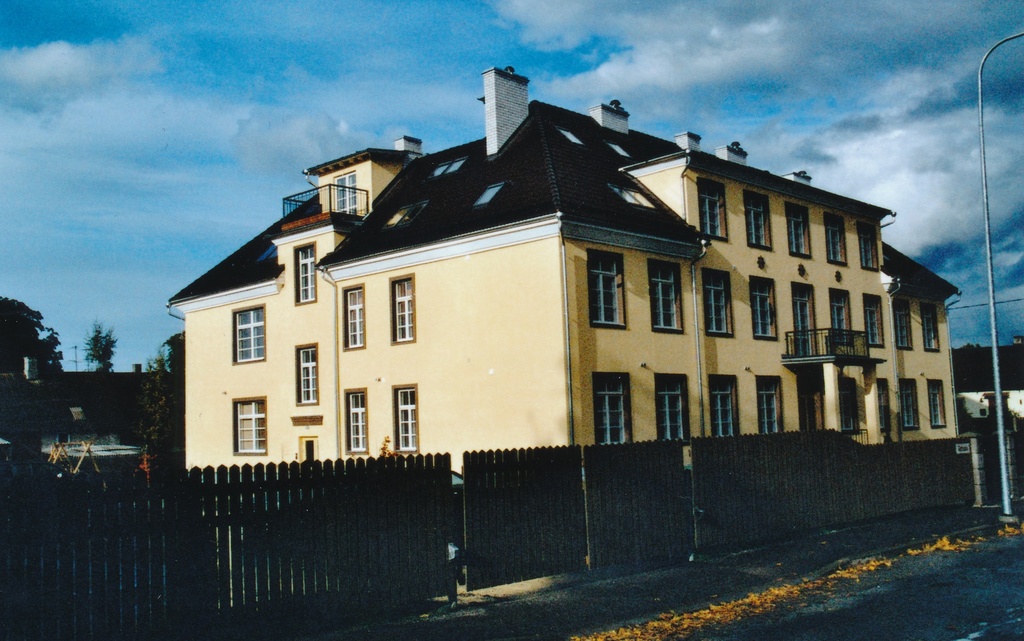 Rakvere, korterelamu Vene tänaval