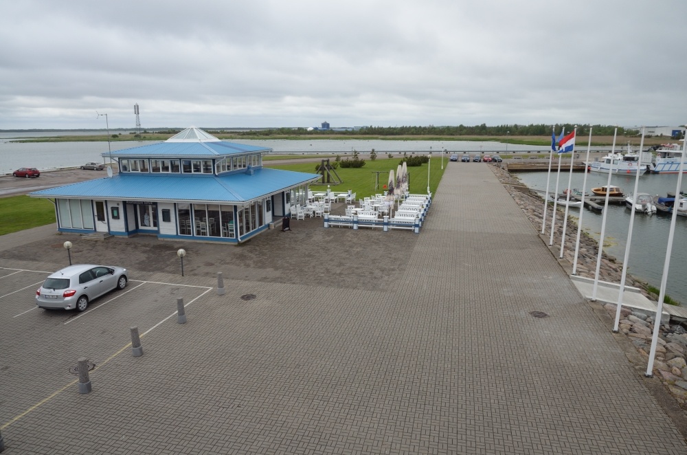 Coffee shop at the port of Romassaare