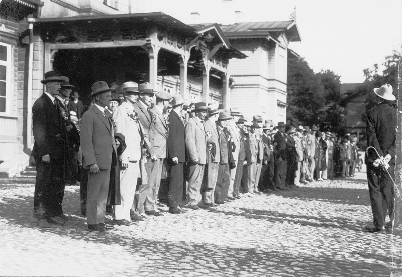 Vabadussõjalaste päeva algus Tartu raudteejaamas