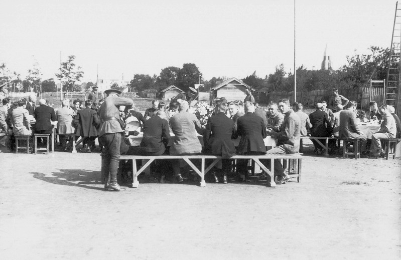 Vabadussõjalaste päev Tartus Tamme staadionil