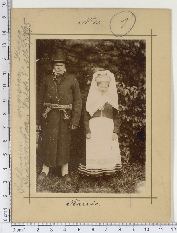 Noormees ja neiu (noorpaar) rahvarõivais, Karja