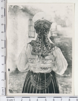 Naine rahvariides, Pühalepa 1894  duplicate photo