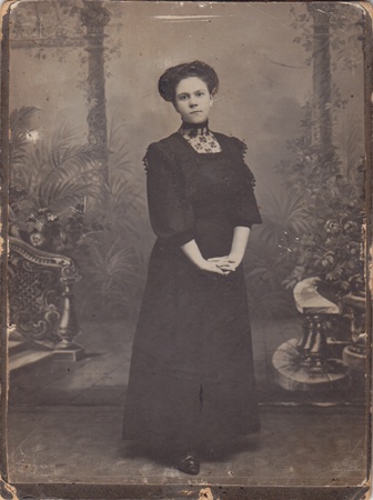 Juhan Lilanderi abikaasa Alviine Kaido, ateljeefoto