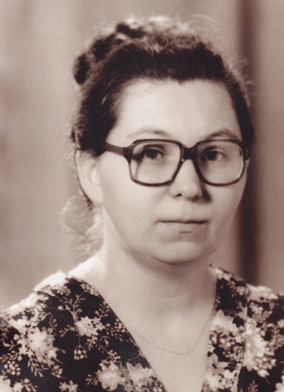 Nadežda Serova, viimistlusvabriku meistriabi