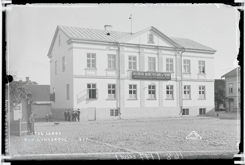 fotonegatiiv, Viljandi, Kõrgem 4. klassiline Algkool Barclay de Tolly nimeline (turuplatsil) u 1915 foto J.Riet