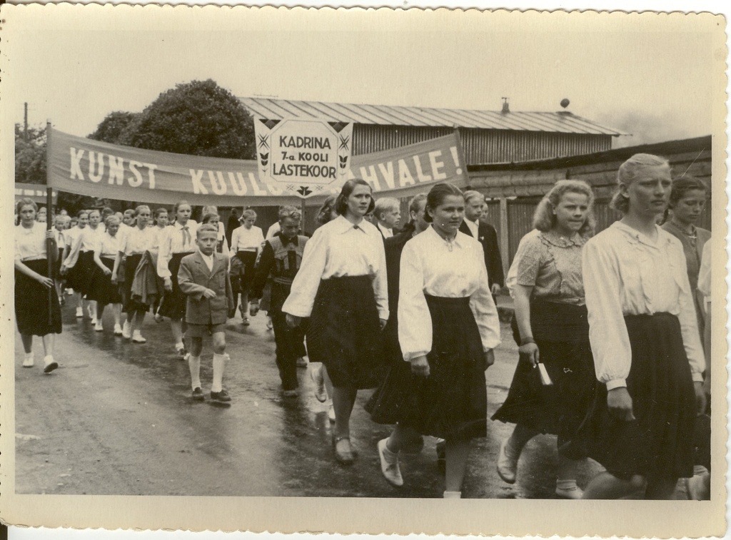 Photo, Tapa district in 1955. Saturday