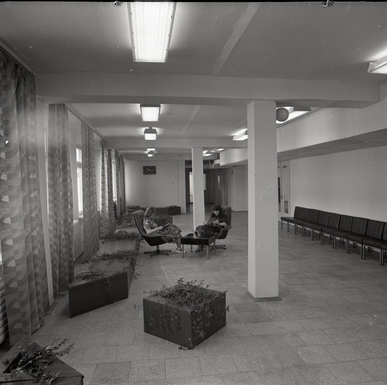 Kreenholmi manufaktuuri teeninduskorpus, koridor puhkenurgaga