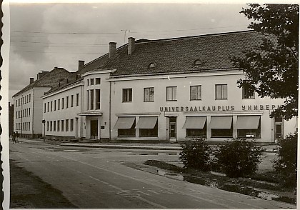 Photo, Tapa Universal Store and Dining in 1961.