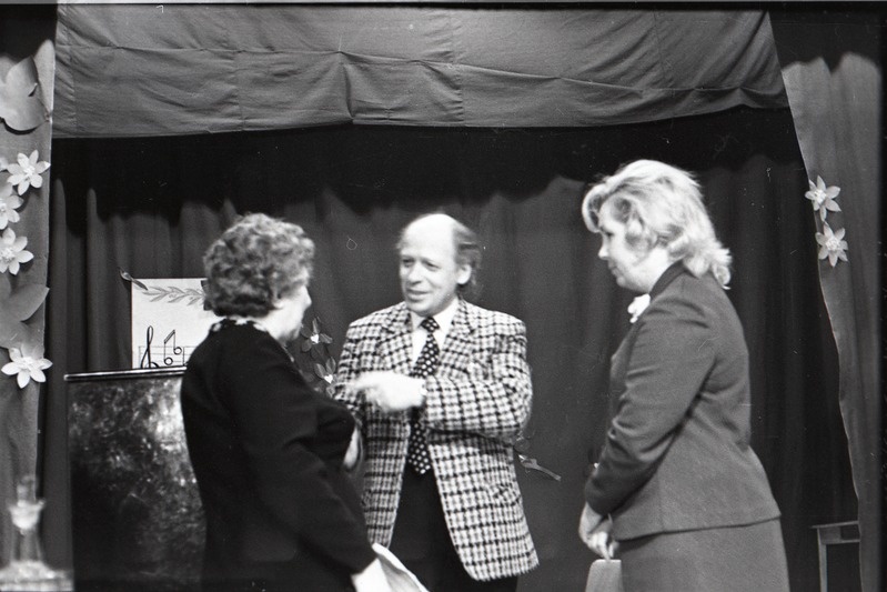 Kohtumine helilooja Gennadi Podelskiga, kahe naisega