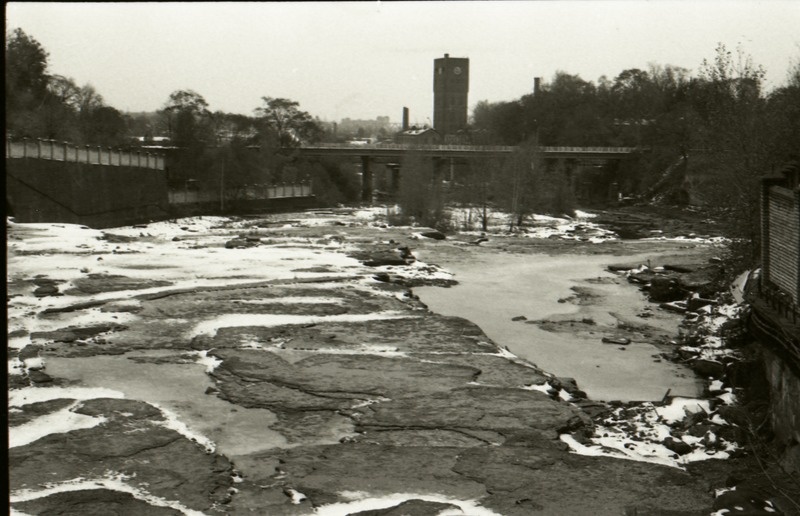 Jalakäijate sild Kreenholmis Narvast Ivangorodi