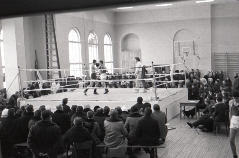 Poksivõistlused Kreenholmi spordisaalis