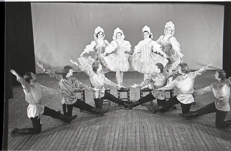 Tantsuansambli Narva esinemine