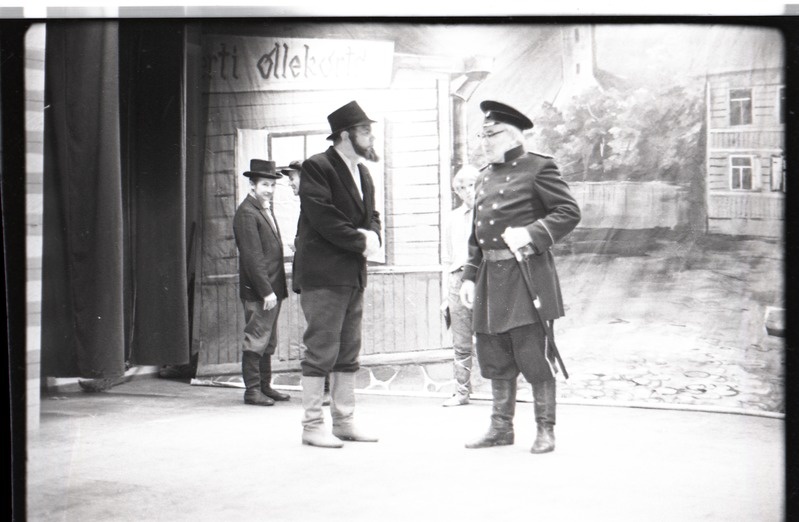 Eesti draamakollektiiv, stseen Aino Kalda näidendist Paatseba Saaremaalt