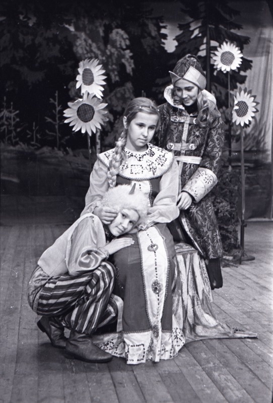 A.Kreisbergi nim lastesektor, stseen etendusest