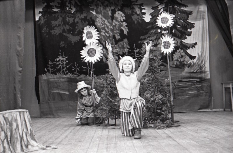 A.Kreisbergi nim lastesektor, stseen etendusest