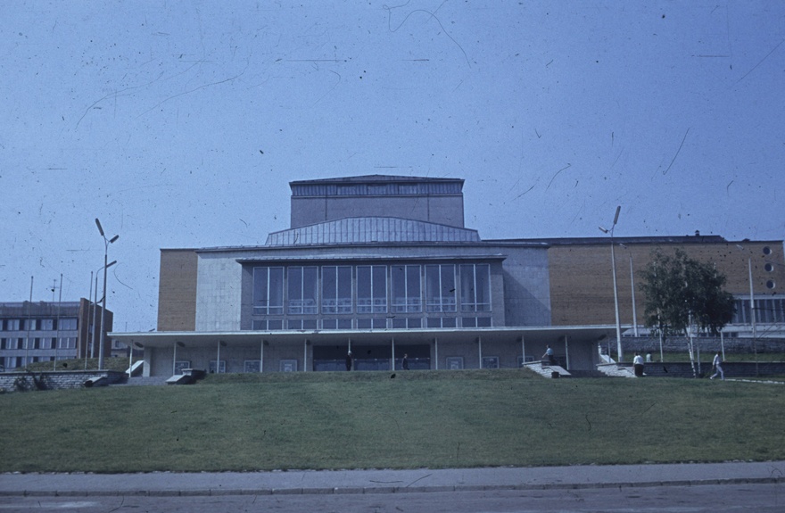 Theatre Vanemuine in Tartu, view of the main façade. Architects Peeter Tarvas, August Volberg, Uno Tölpus, Henno Kalmet