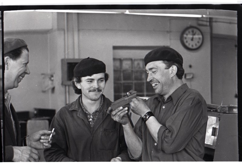 Kreenholmi manufaktuuri eksperimentaal-mehaanikatsehhis, Vassili Zinovjev, Juri Derbenjov