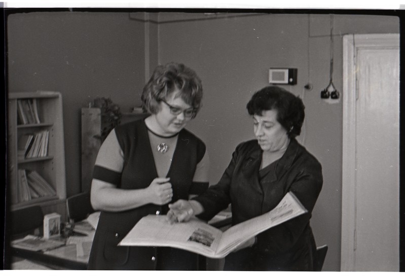 Nadežda Sinjakova, Viimistlusvabriku abidirektor