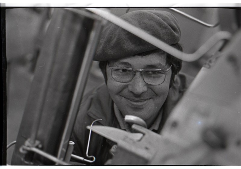 Leonid Mironov, Vana Kudumisvabriku elektrimontöör