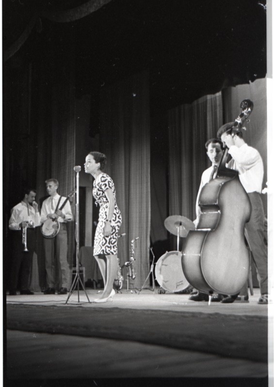 Külaliste esinemine V.Gerassimovi nim. kultuuripalees