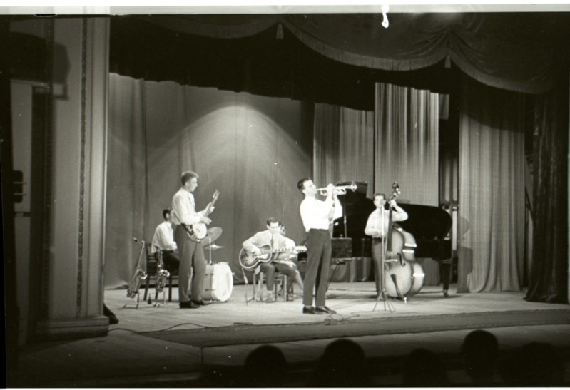 Külaliste esinemine V.Gerassimovi nim. kultuuripalees