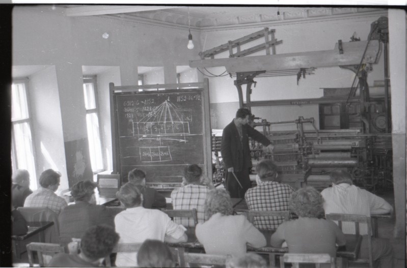 Kreenholmi manufaktuuri  kangrud seminaril gobeläänivabrikus. Jurjev-Polski