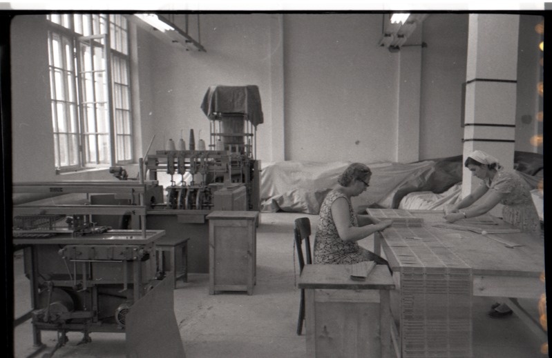 Georgi kudumisvabriku mööblikangaste mustrite perfokaartide koostamine