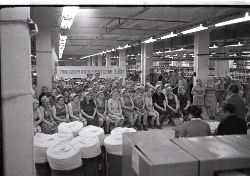 NSVL uue konstitutsiooni arutelu Georgi ketrusvabrikus