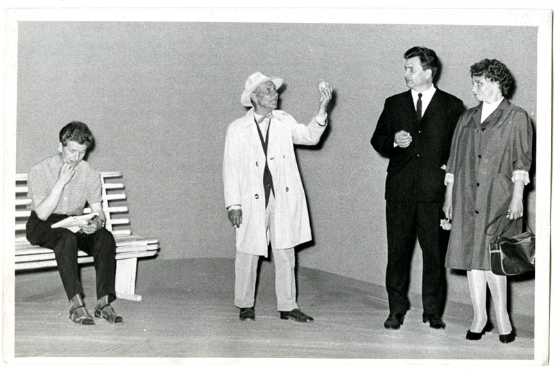 V.Gerassimovi nim kultuuripalee rahvateater, stseen etendusest 104 lehekülge armastusest