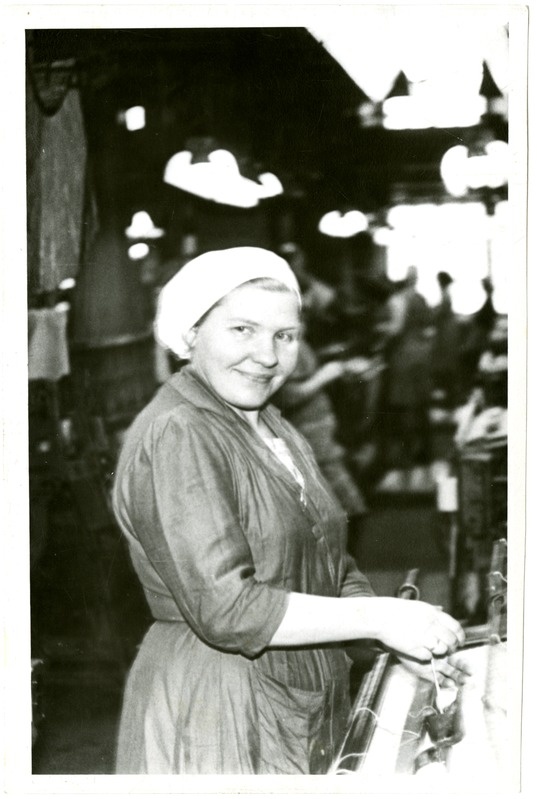 V.Larikova tööl, Lenini ordeni kavaler