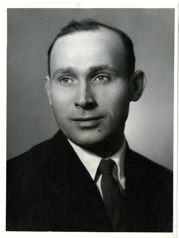 Vjatšeslav Tverdov, Vana kudumisvabriku remonditööline, portree