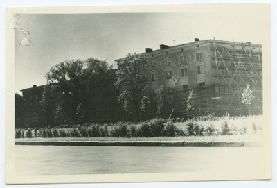 Tallinn, Lenin puiestee, behind the building of the Academy of Sciences.  duplicate photo