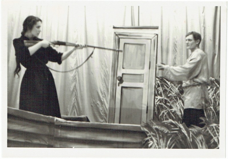 stseen etendusest Volga kalurinaine, Joala vabriku töötajad