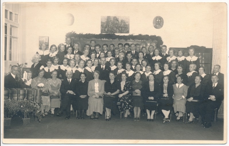 Tapa Gümnaasiumi õpilased ja õpetajad