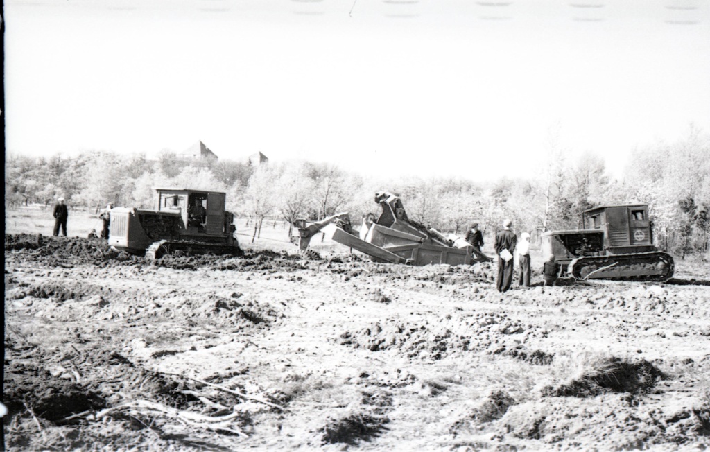 Kuressaare staadioni ehitus Weise heinamaal