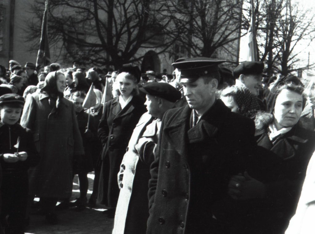 1956. aasta 1. mai miiting Kuressaare kesklinnas