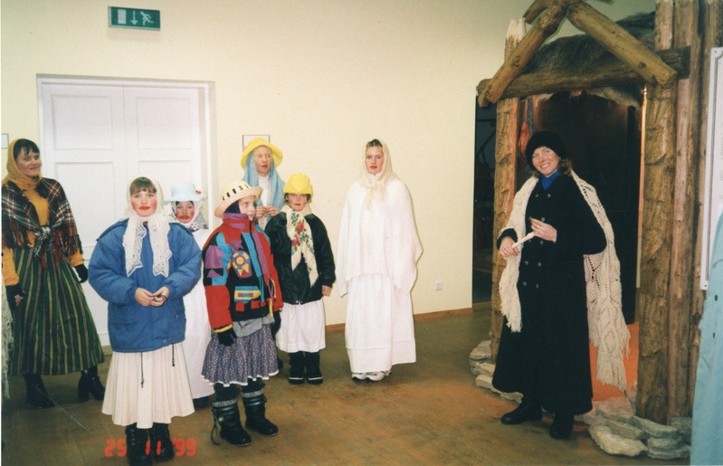 Kadrisandid Iisaku muuseumis, 25.11.1999