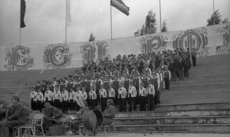 Negative. Boys' choirs' singing party. 1981. Tartu.