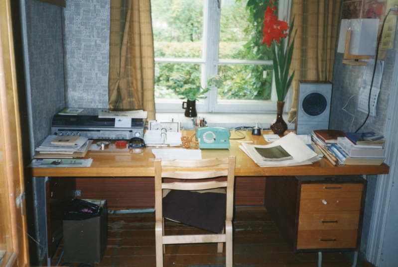 Iisaku muuseumi kantselei, E. Mölderi töölaud.