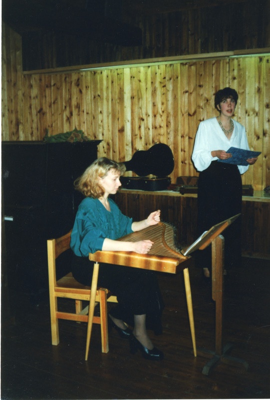 Laste lauluvõistlus Iisaku muuseumis 1998. a