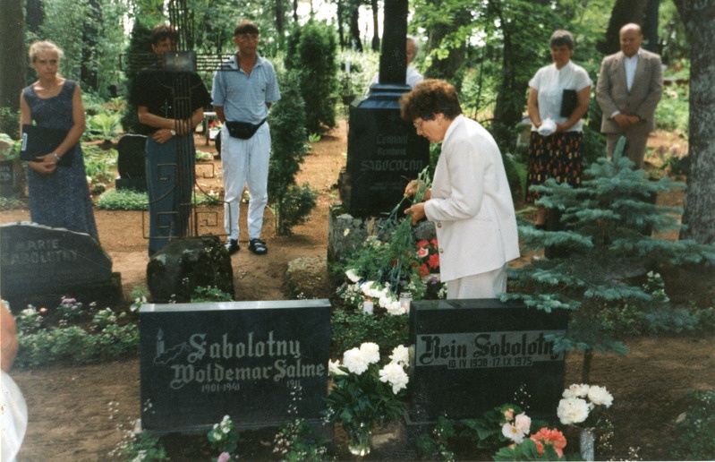 Leitnant Sabolotni 80.-da surma-aastapäeva tähistamisel Iisaku kalmistul