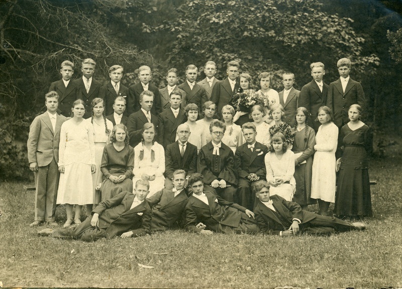 Leeripilt 1934. a, keskel V. Kuljus