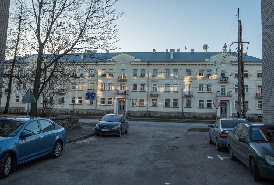 Tallinn, Makarov Street 16/2 house façades. rephoto