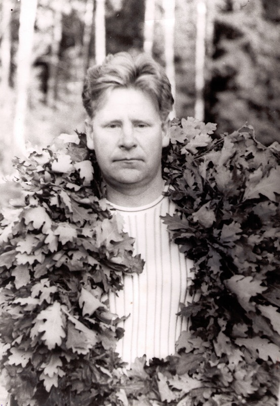 Alutaguse Metsamajand. Raievõistluse võitja Enno Saarela, 1977.a