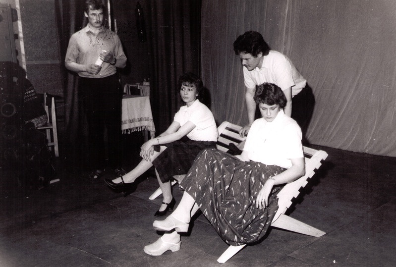 Lavastuse "Irkutski lugu" tegelased Ene Laanemets, Ene Roosimägi, Meelis Pällo, Heiti Jaanipere